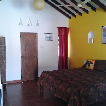 Starco Hotel Anjuna Bagian luar foto